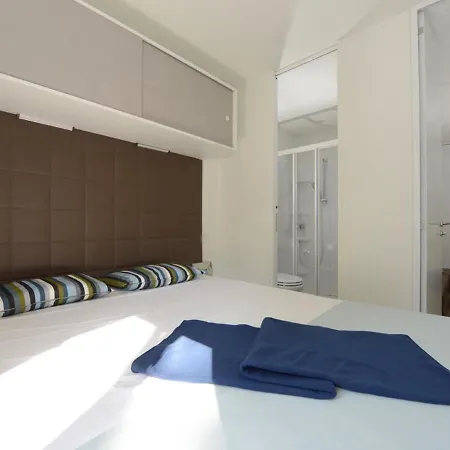 Maxi Caravan Capri By Interhome Baia Domizia